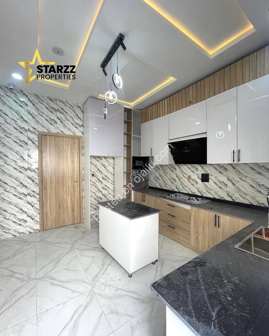 Orchid Lekki: 4BR Smart Duplex with Bluetooth Sound