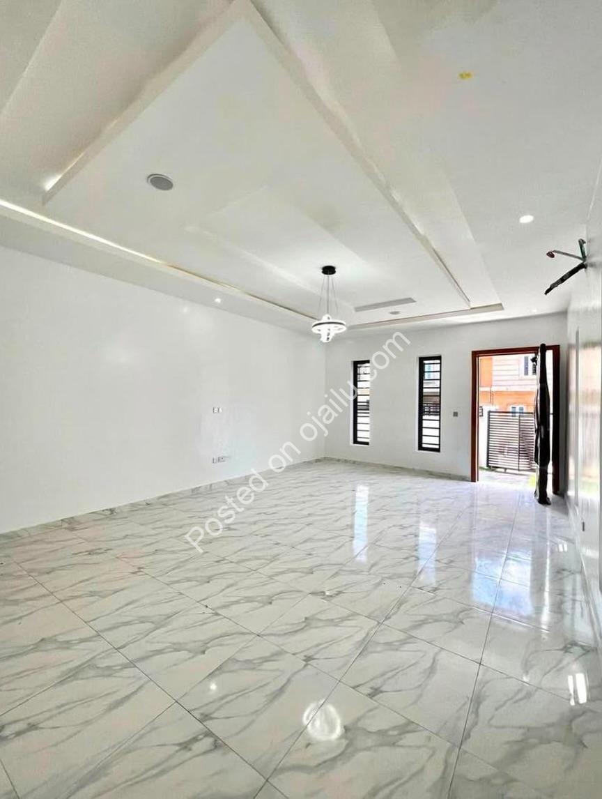 Your Serene 4-Bed Duplex Awaits in Chevron