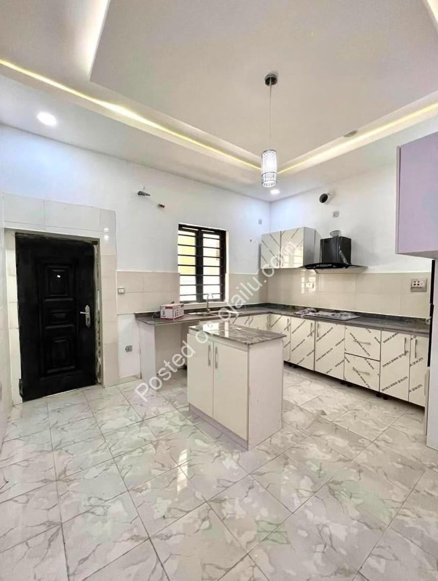Your Serene 4-Bed Duplex Awaits in Chevron