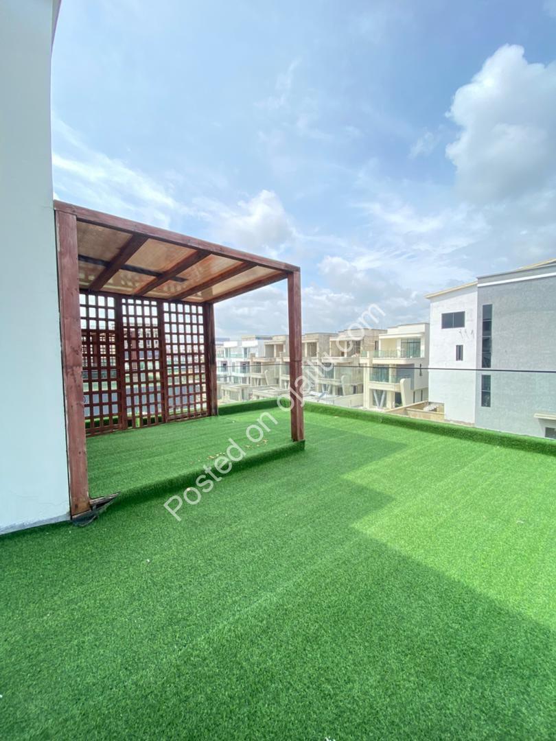 5-Bed Duplex in Lekki Phase 1: Ensuites, Pool & C of O.