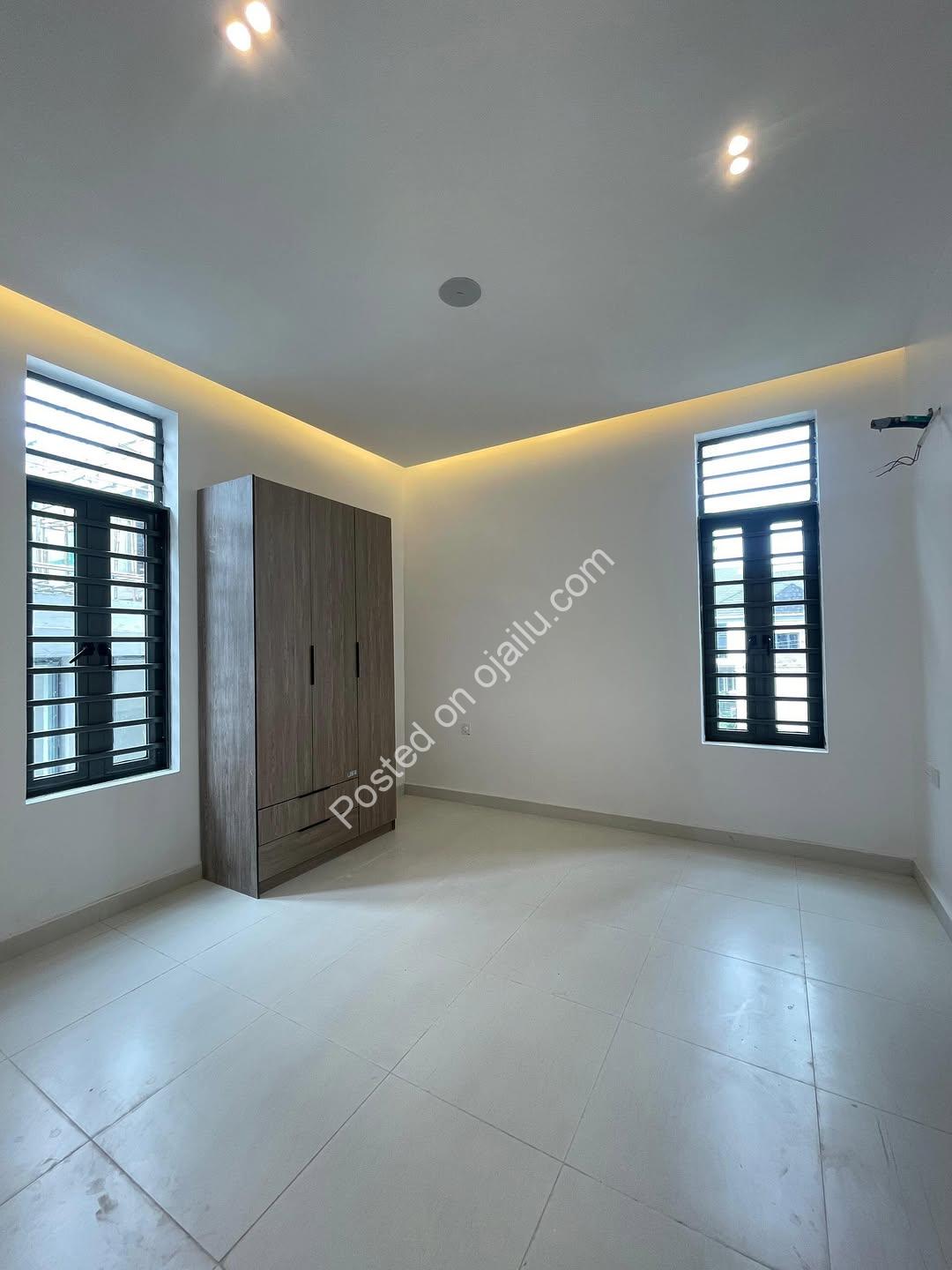 2-Bed Lekki Gem: Prime Location, Premium Finishes