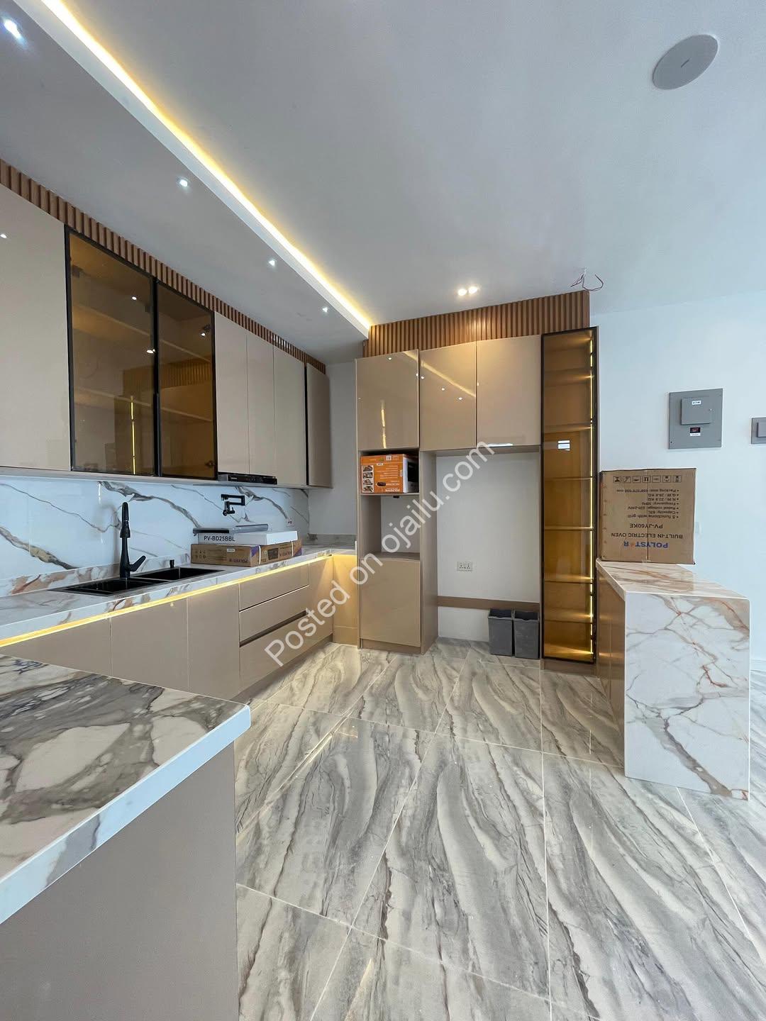 2-Bed Lekki Gem: Prime Location, Premium Finishes