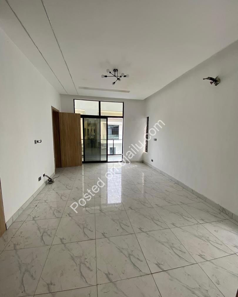 Your Sophisticated Orchid Retreat: 4-Bed Semi-Detached Duplex