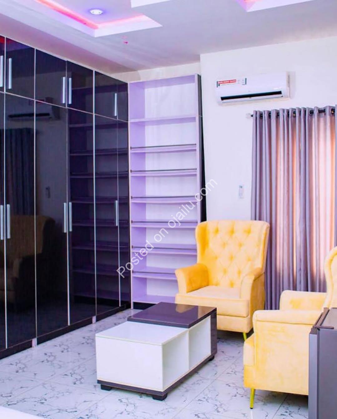 Orchid Perfection: 4-Bed En-Suite Duplex for Sale