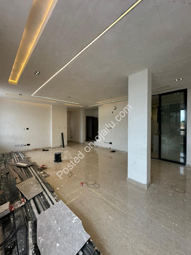 5-Bed Estate Living with Pool & Rooftop Lounge
