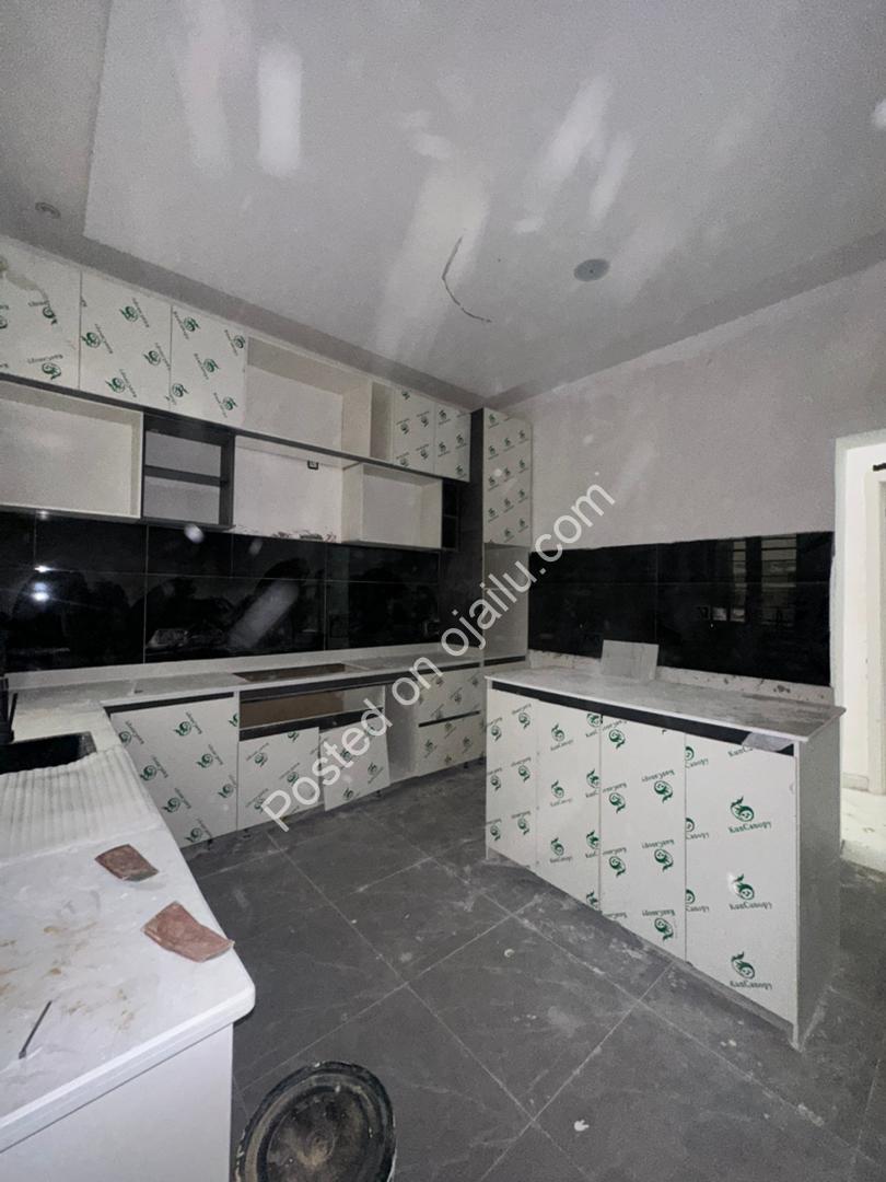Idado’s Finest: 4-Bed Duplex with Pool & Rooftop