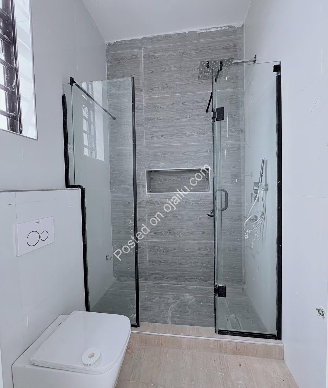 Brand New 5-Bed Duplex: Pool, BQ, Gov’t Consent