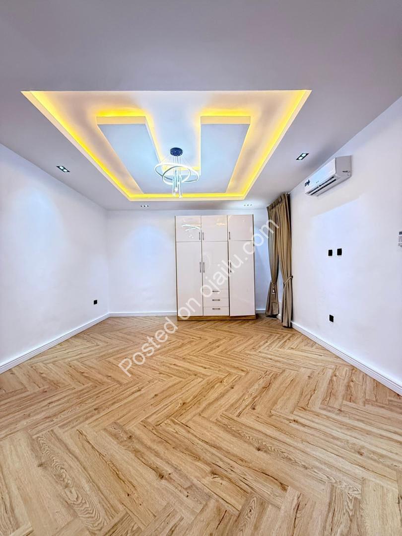 6 Bedroom Masterpiece with Cinema & Rooftop Lounge