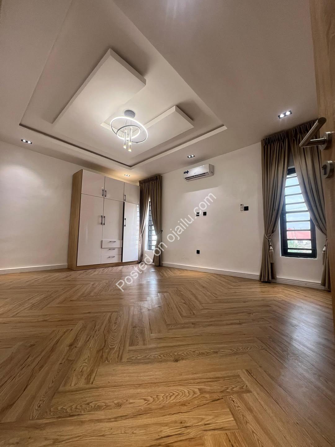 6 Bedroom Masterpiece with Cinema & Rooftop Lounge