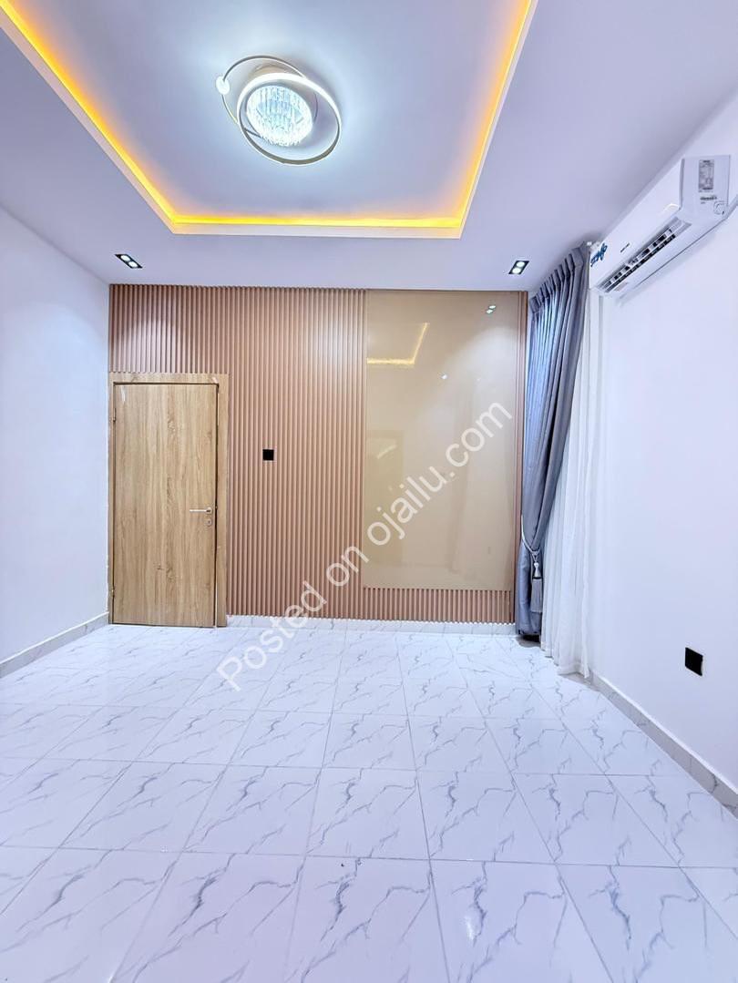 6 Bedroom Masterpiece with Cinema & Rooftop Lounge