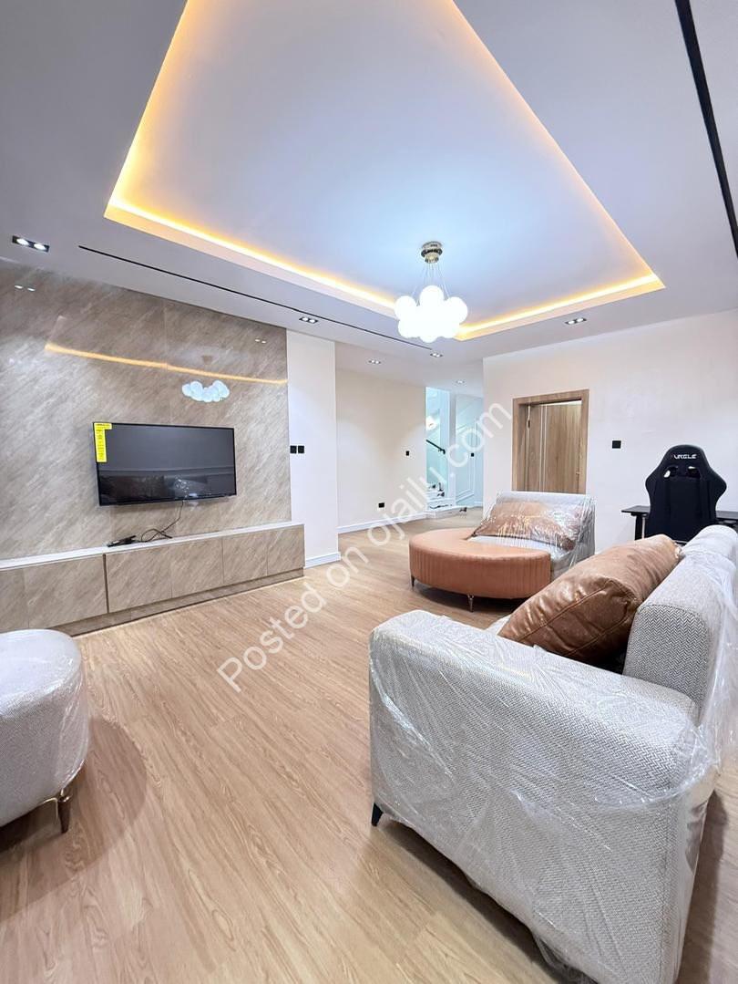 6 Bedroom Masterpiece with Cinema & Rooftop Lounge