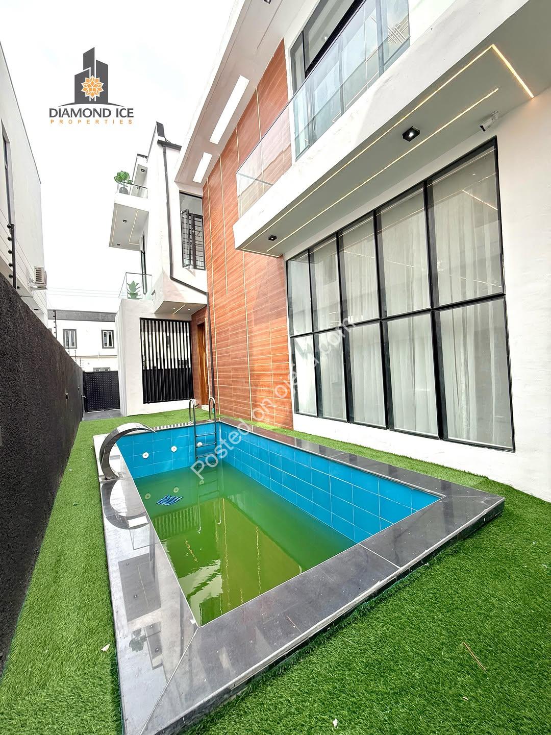 Automated 5-Bed Haven with Pool in VGC