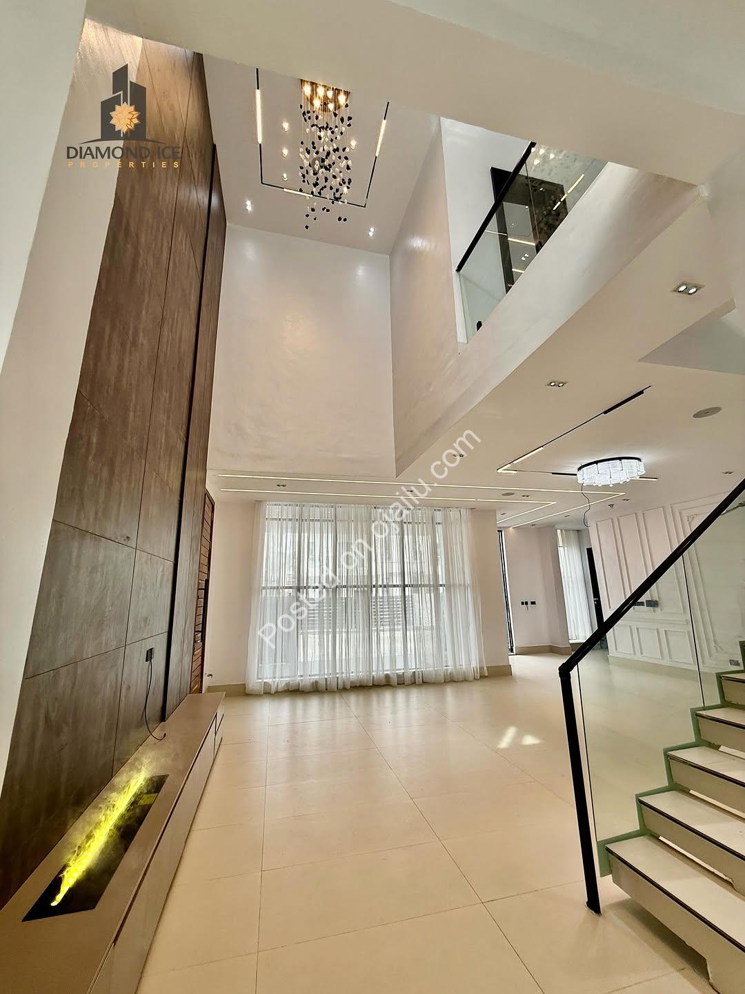 Automated 5-Bed Haven with Pool in VGC