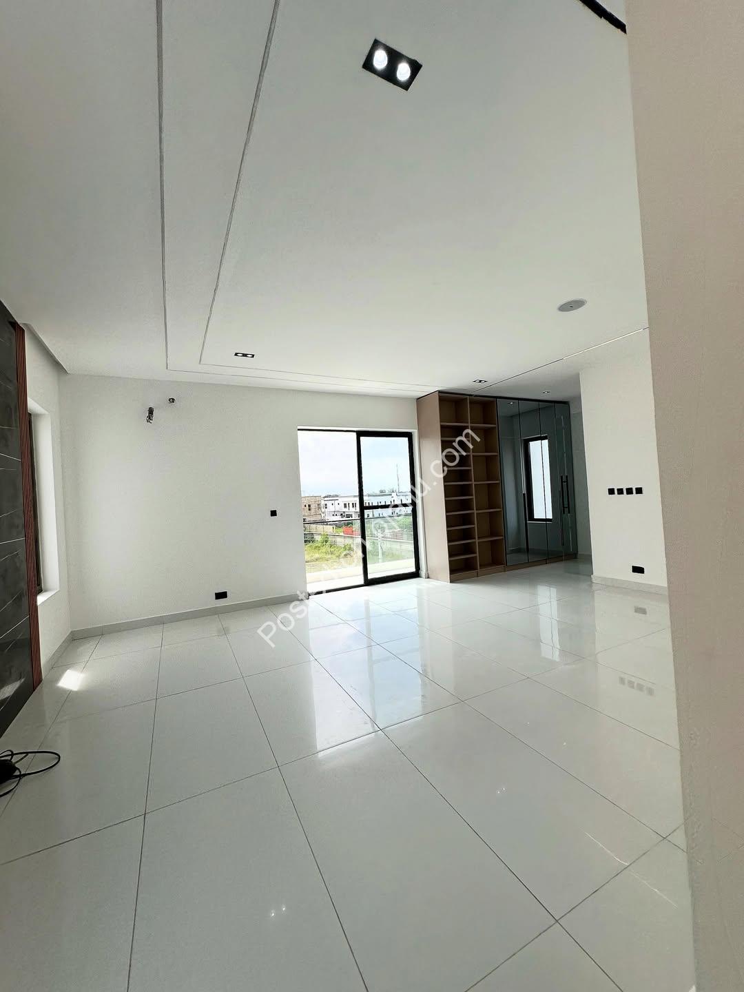 Brand new 4BR Duplex with Pool in Orichid