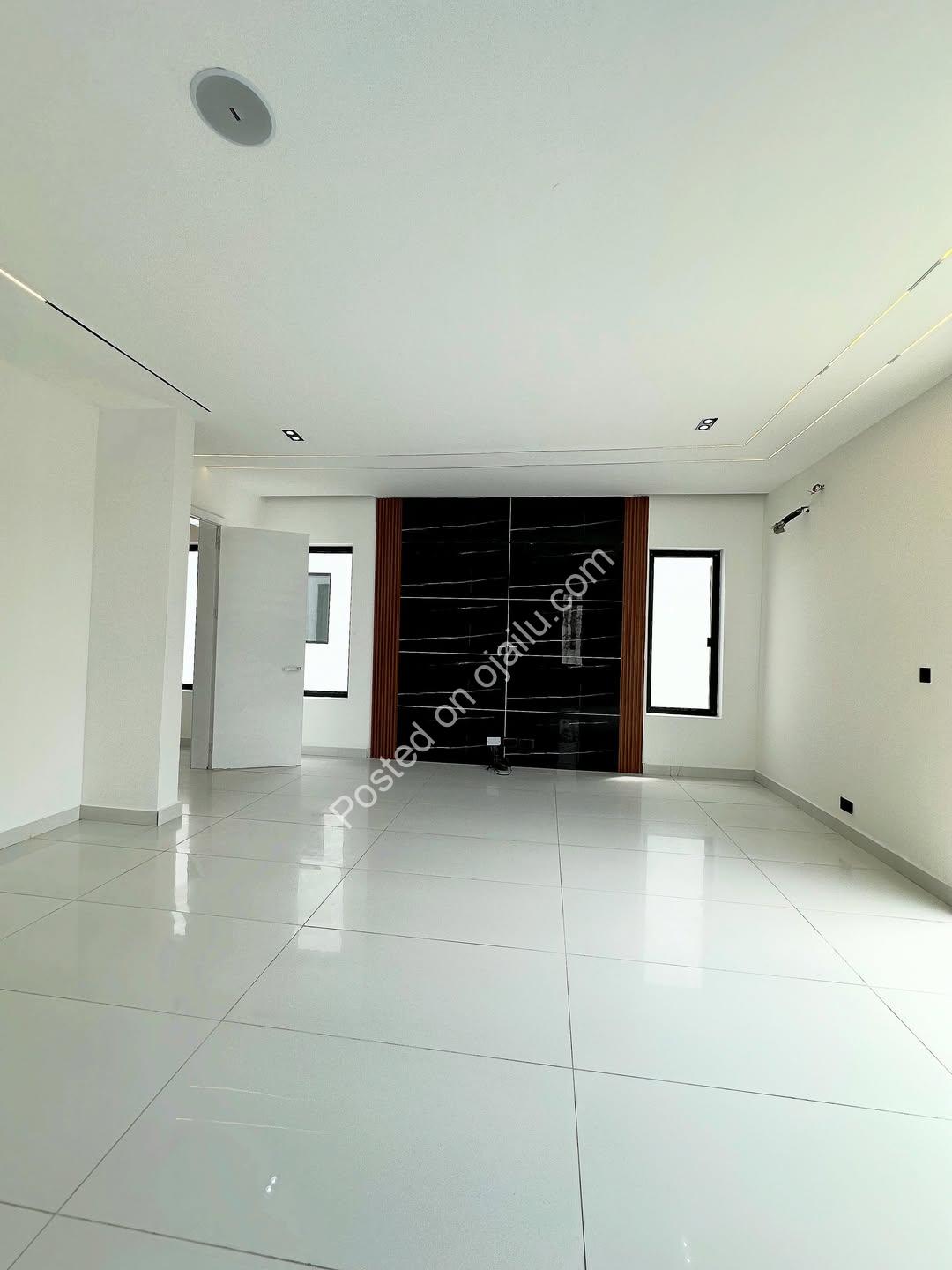 Brand new 4BR Duplex with Pool in Orichid