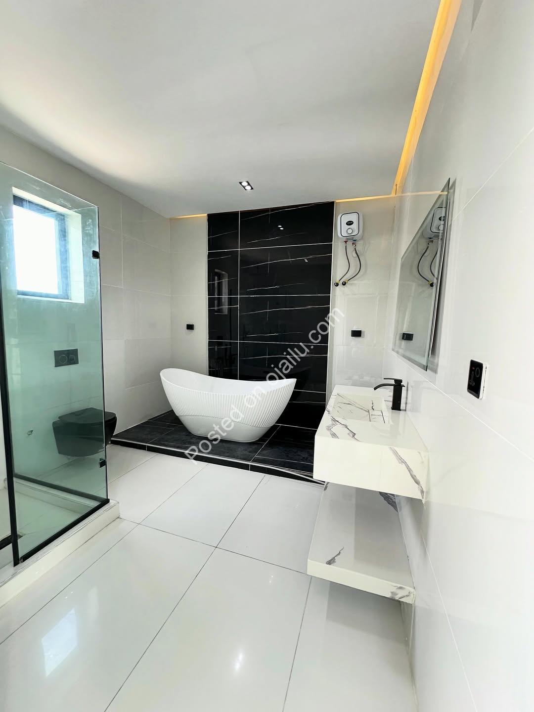 Brand new 4BR Duplex with Pool in Orichid