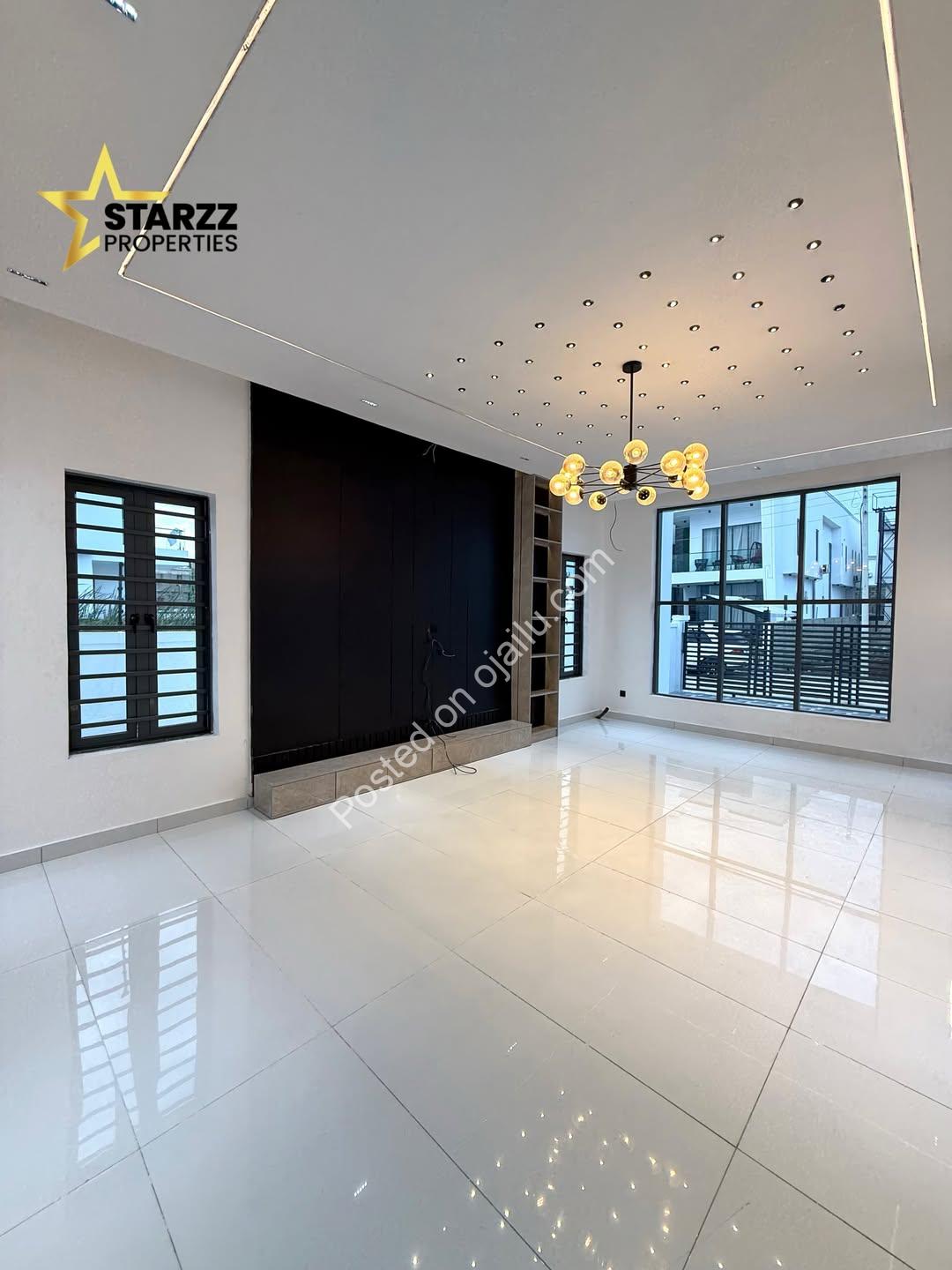 Stunning 4BR Duplex with Bluetooth Speakers