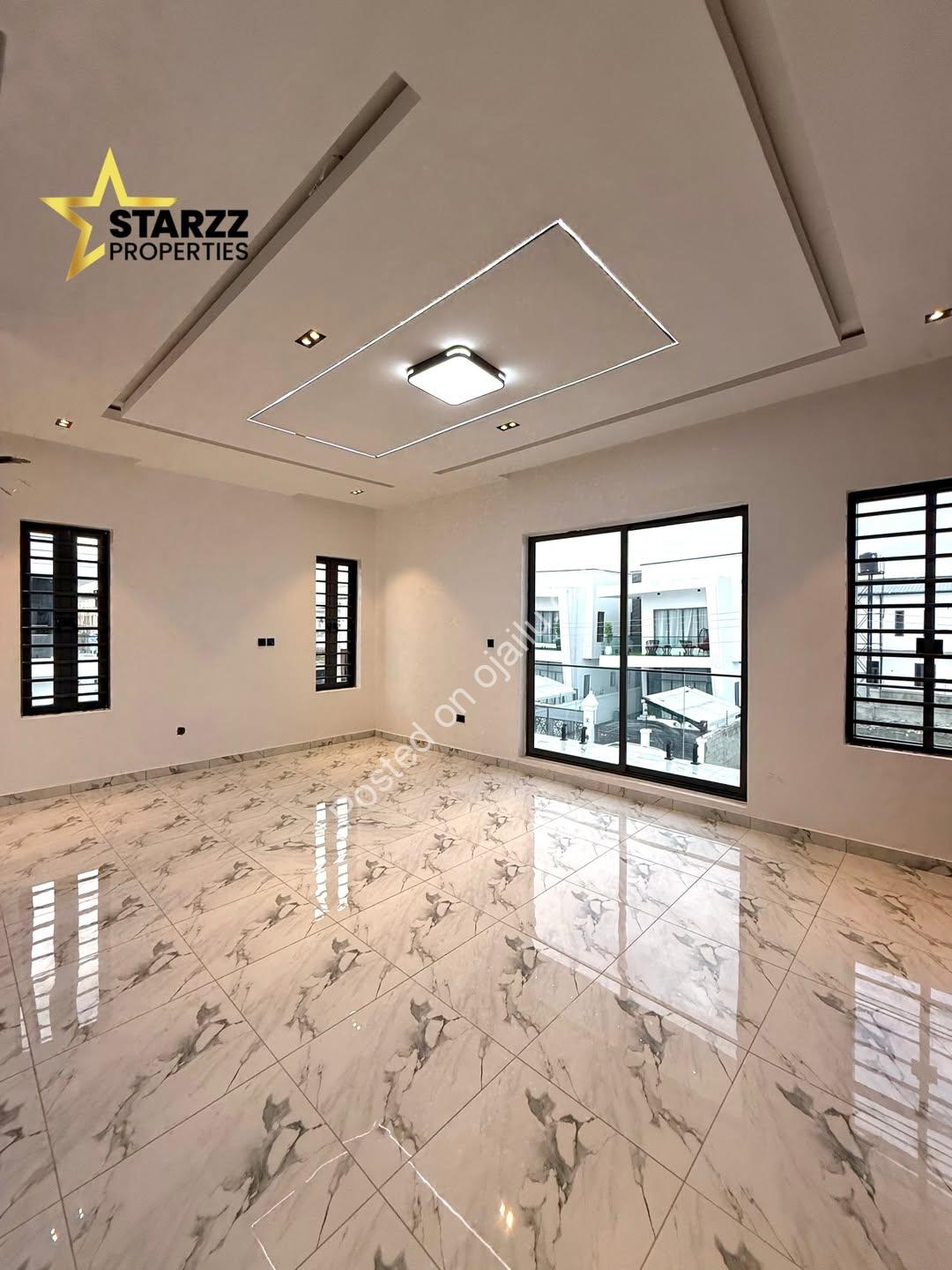 Stunning 4BR Duplex with Bluetooth Speakers