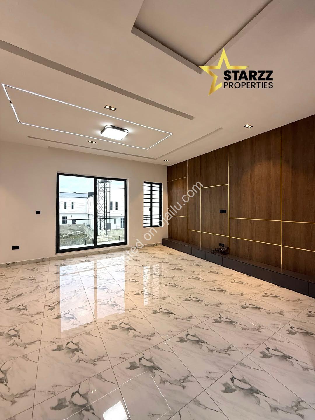 Stunning 4BR Duplex with Bluetooth Speakers