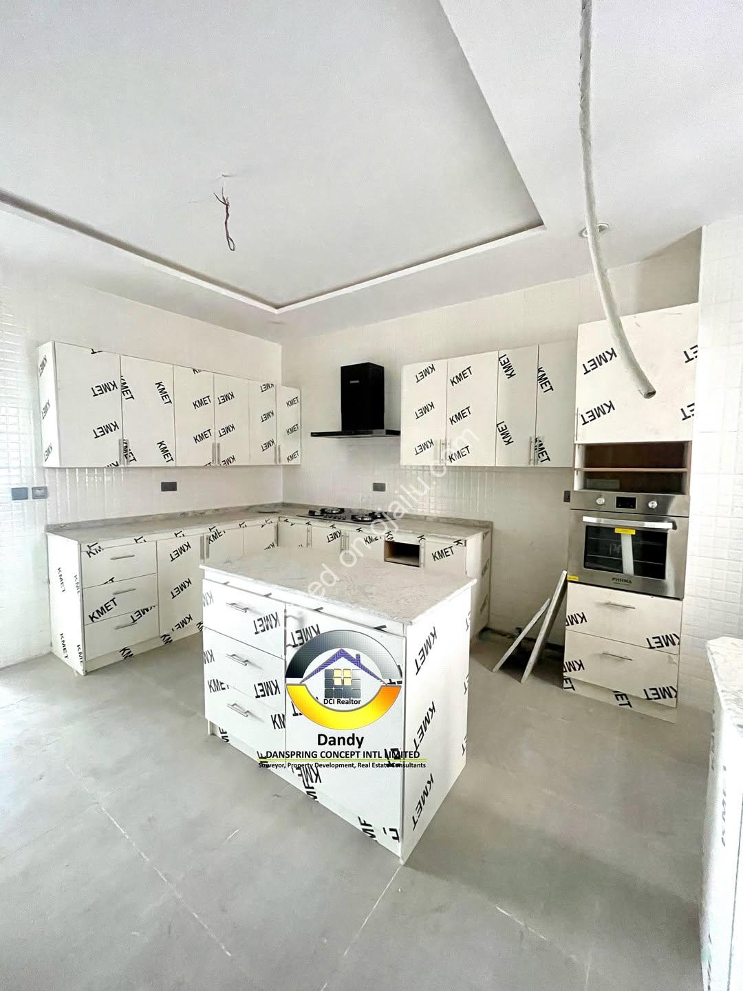 Ensuite Elegance: 3BR + Elevator in Lekki Phase 1
