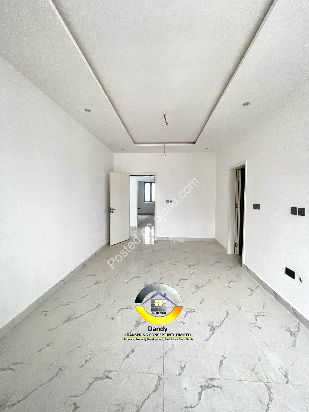 Ensuite Elegance: 3BR + Elevator in Lekki Phase 1