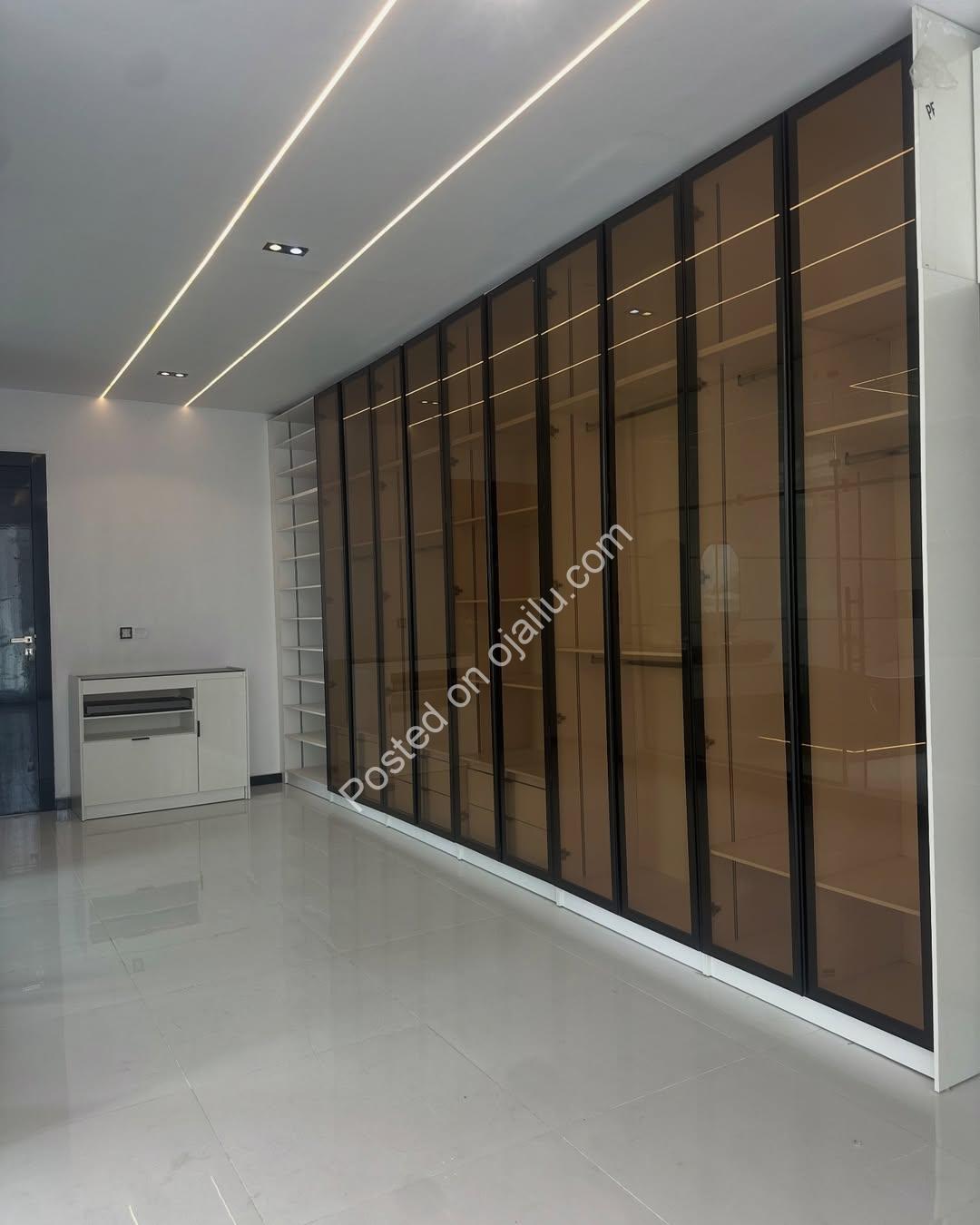 6-Ensuite Duplex in Orchid: Pool, Gym & Governors Consent