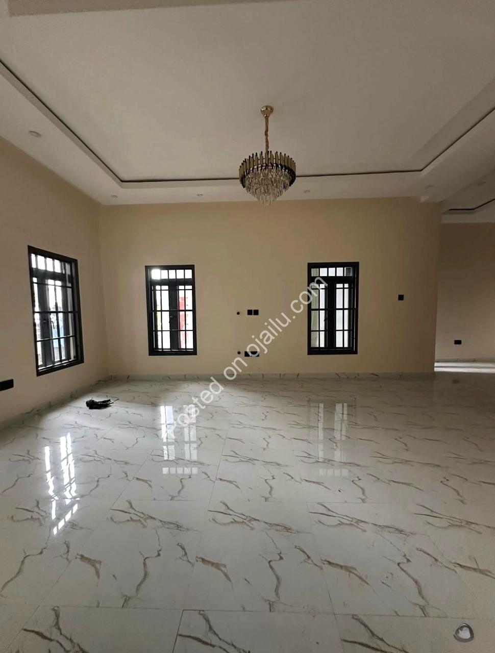 Spacious 4-Bed Duplex with BQ in Mabushi