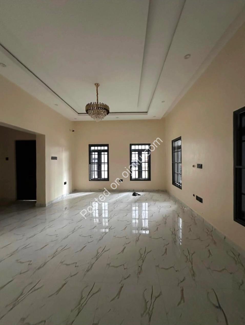 Spacious 4-Bed Duplex with BQ in Mabushi