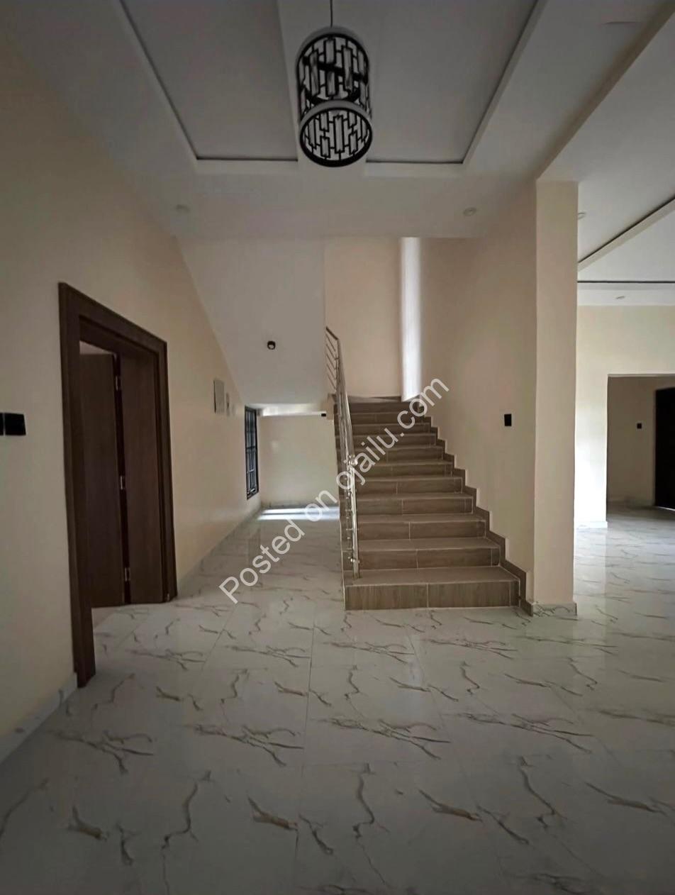 Spacious 4-Bed Duplex with BQ in Mabushi