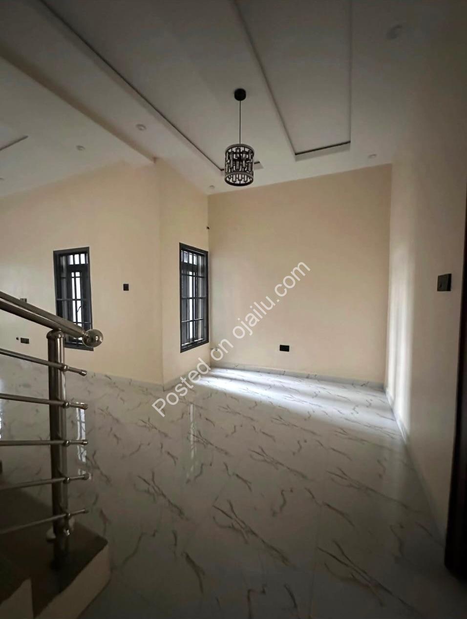 Spacious 4-Bed Duplex with BQ in Mabushi