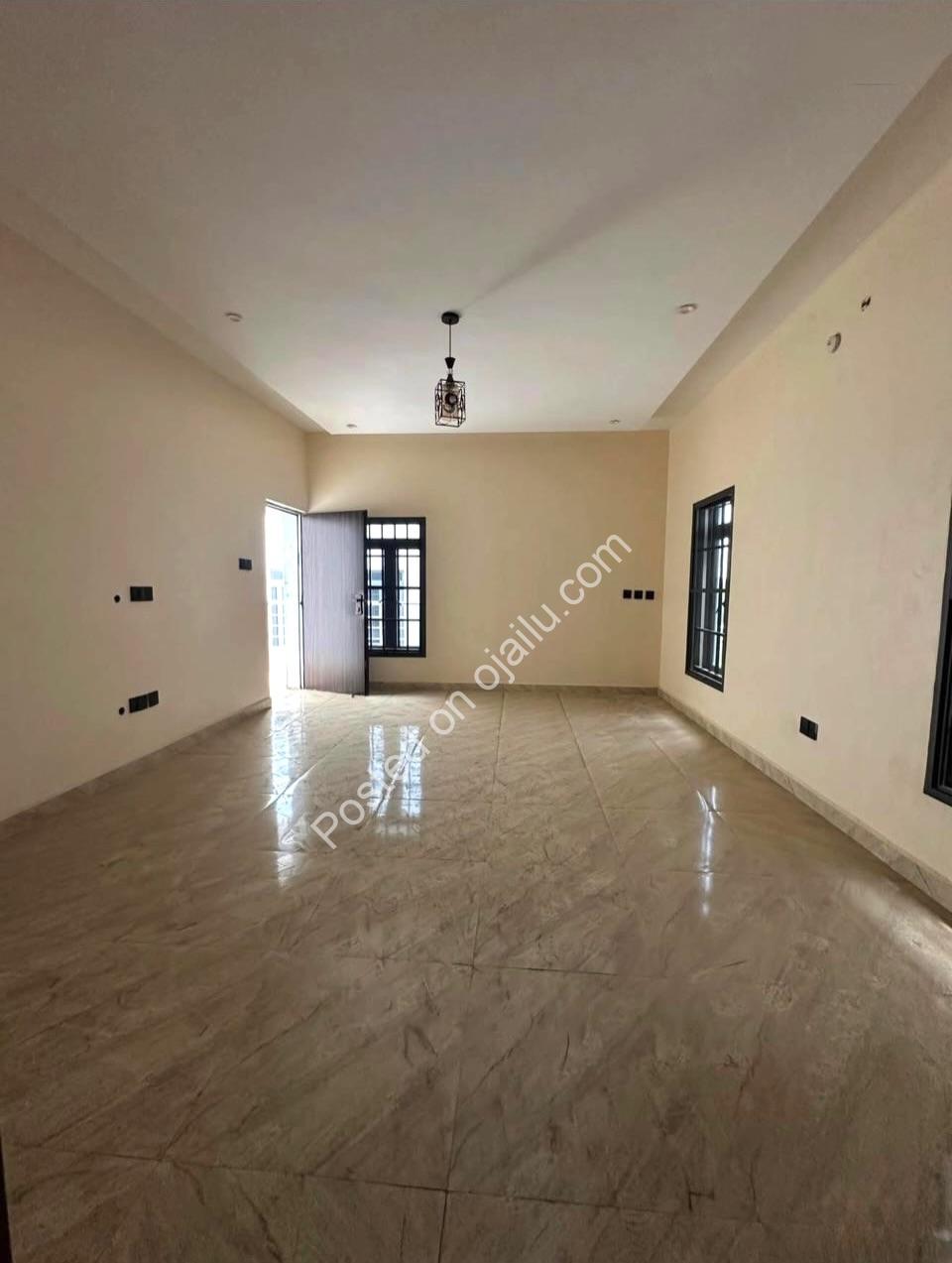 Spacious 4-Bed Duplex with BQ in Mabushi