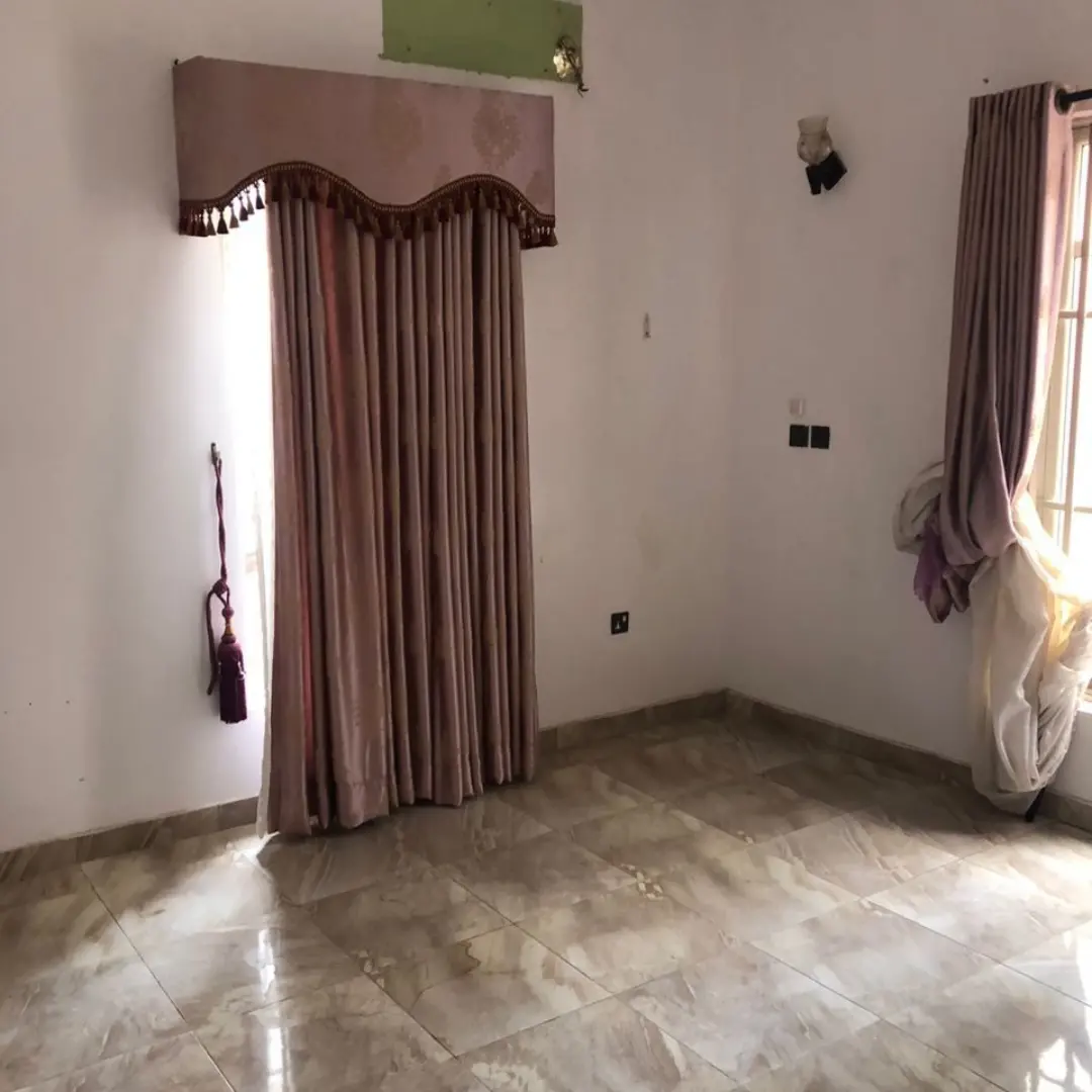 4-Bed Ensuite Duplex with Jacuzzi in Lekki County