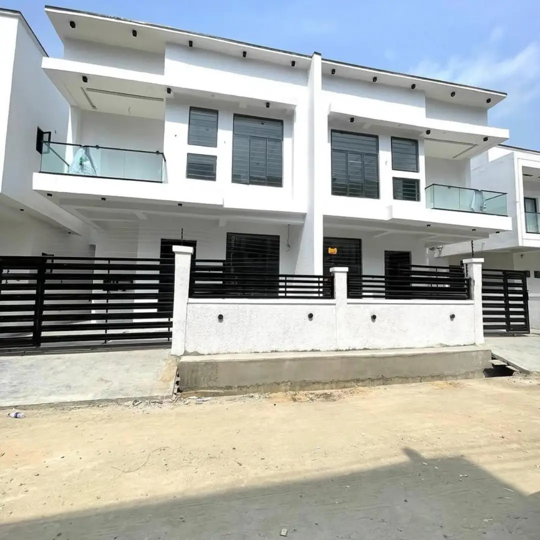 4-Bed Semi-Detached Duplex with Solar in Palm City