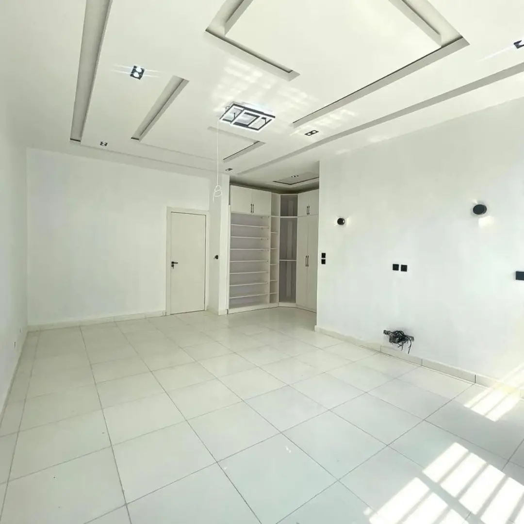 4-Bed Semi-Detached Duplex with Solar in Palm City