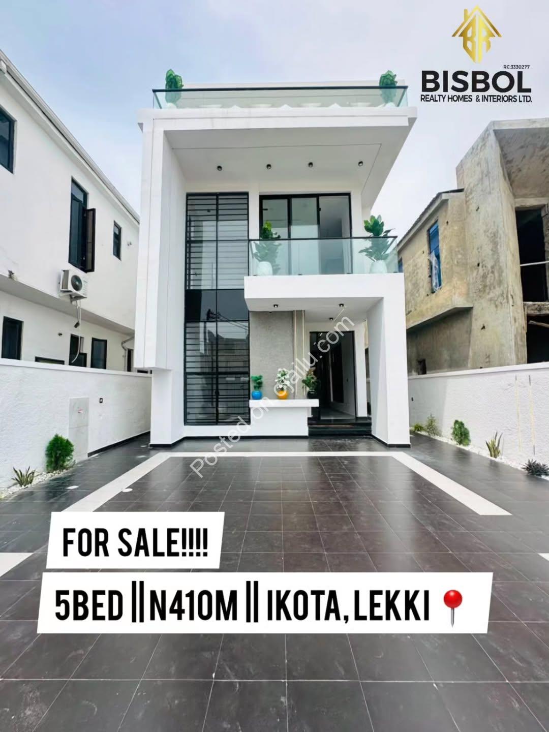 Move-In Ready: 5BR Duplex with Smart Finishes