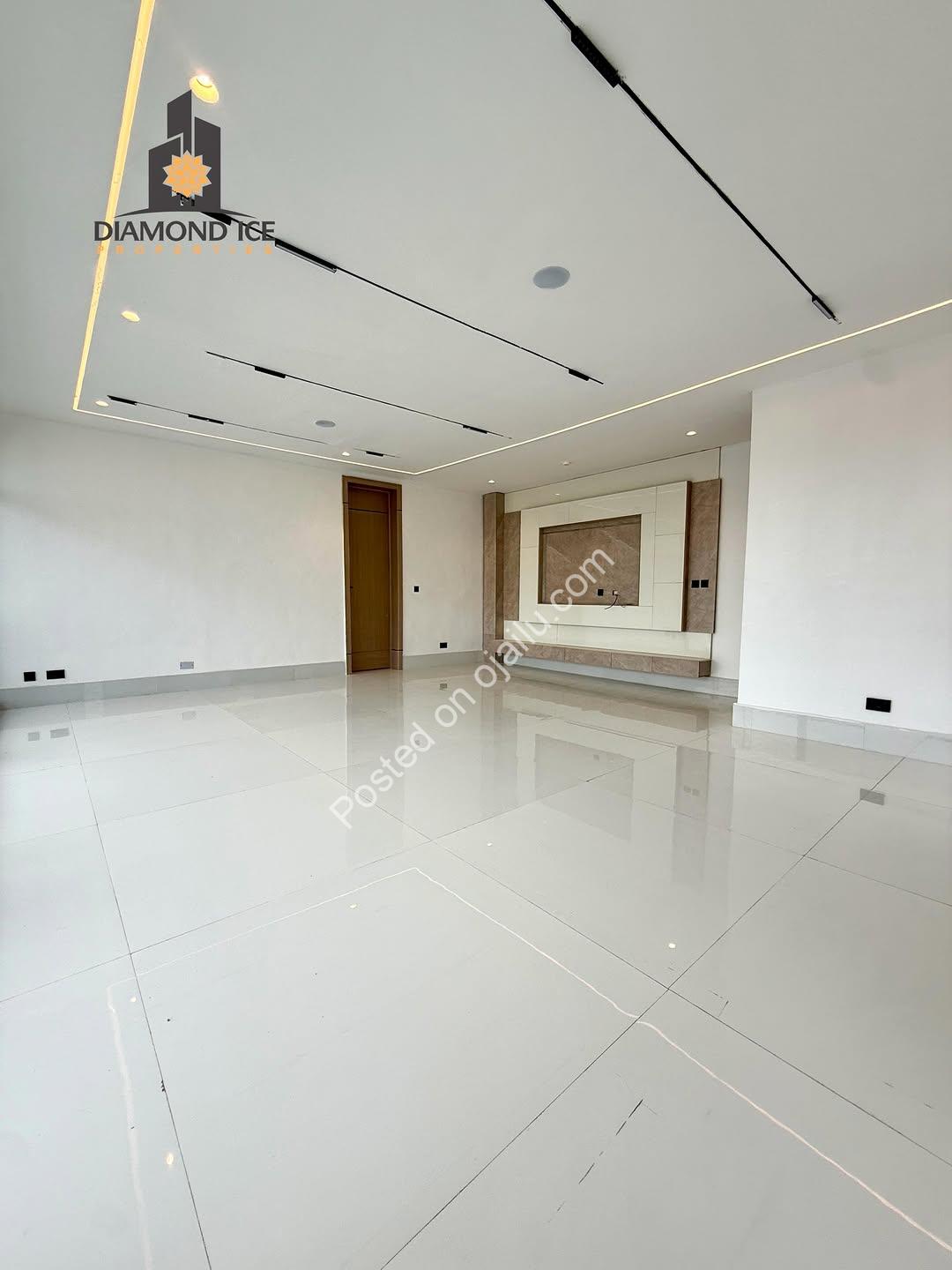 Elite Smart Home: 5-Bed VGC Duplex with Cinema & Pool