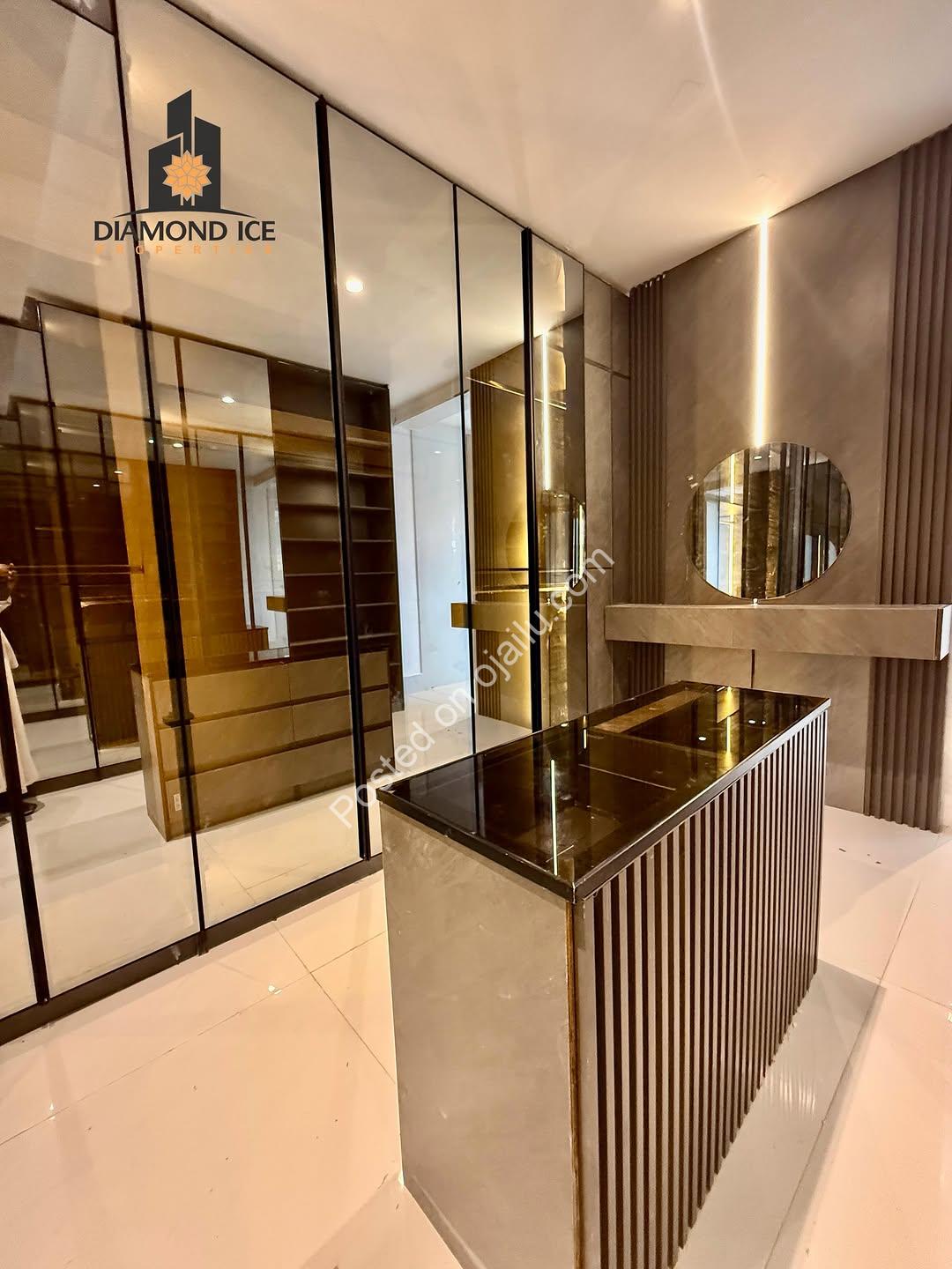 Elite Smart Home: 5-Bed VGC Duplex with Cinema & Pool
