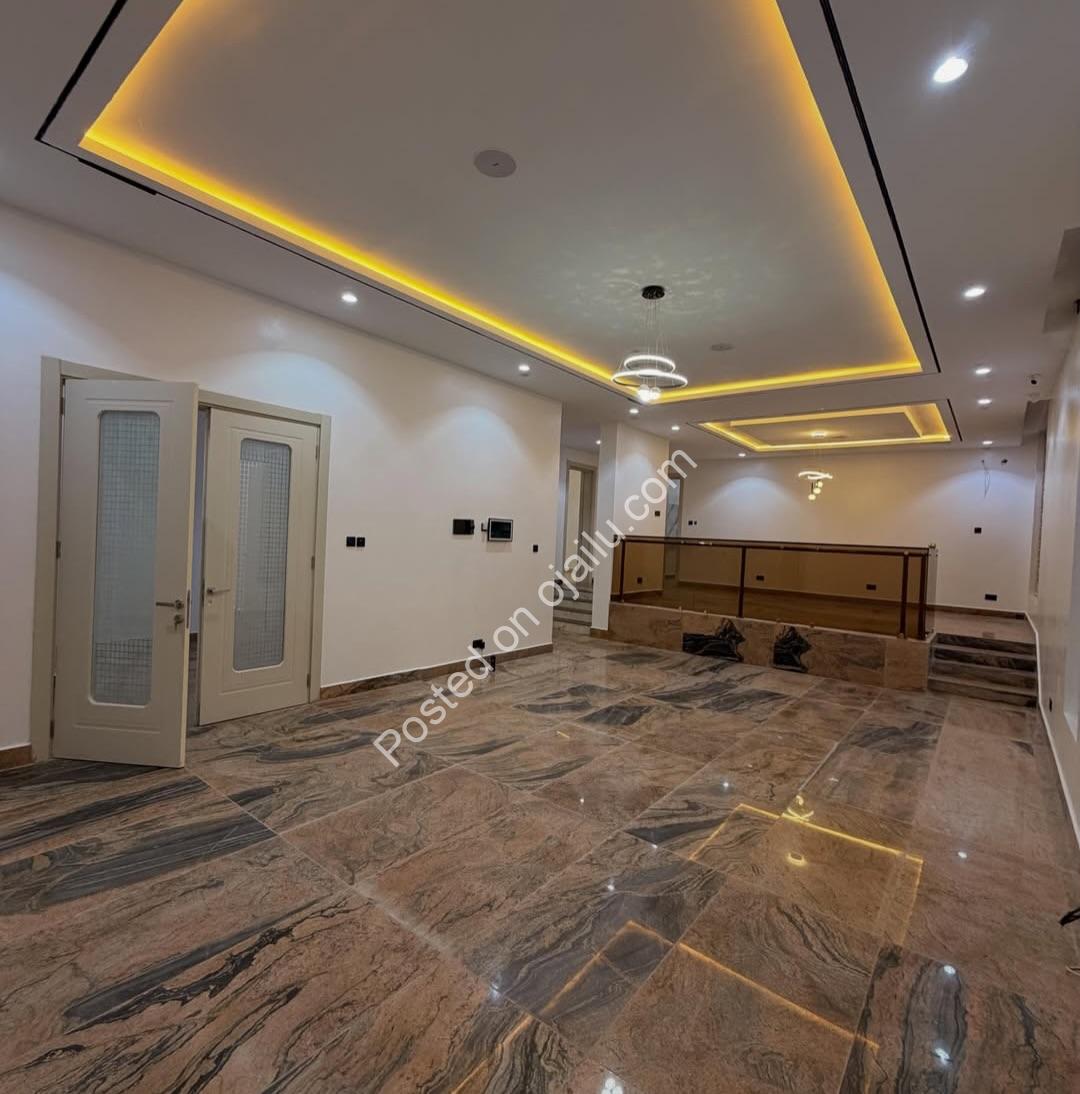 Smart 5-Bed Duplex + 2-Bed BQ on 800sqm