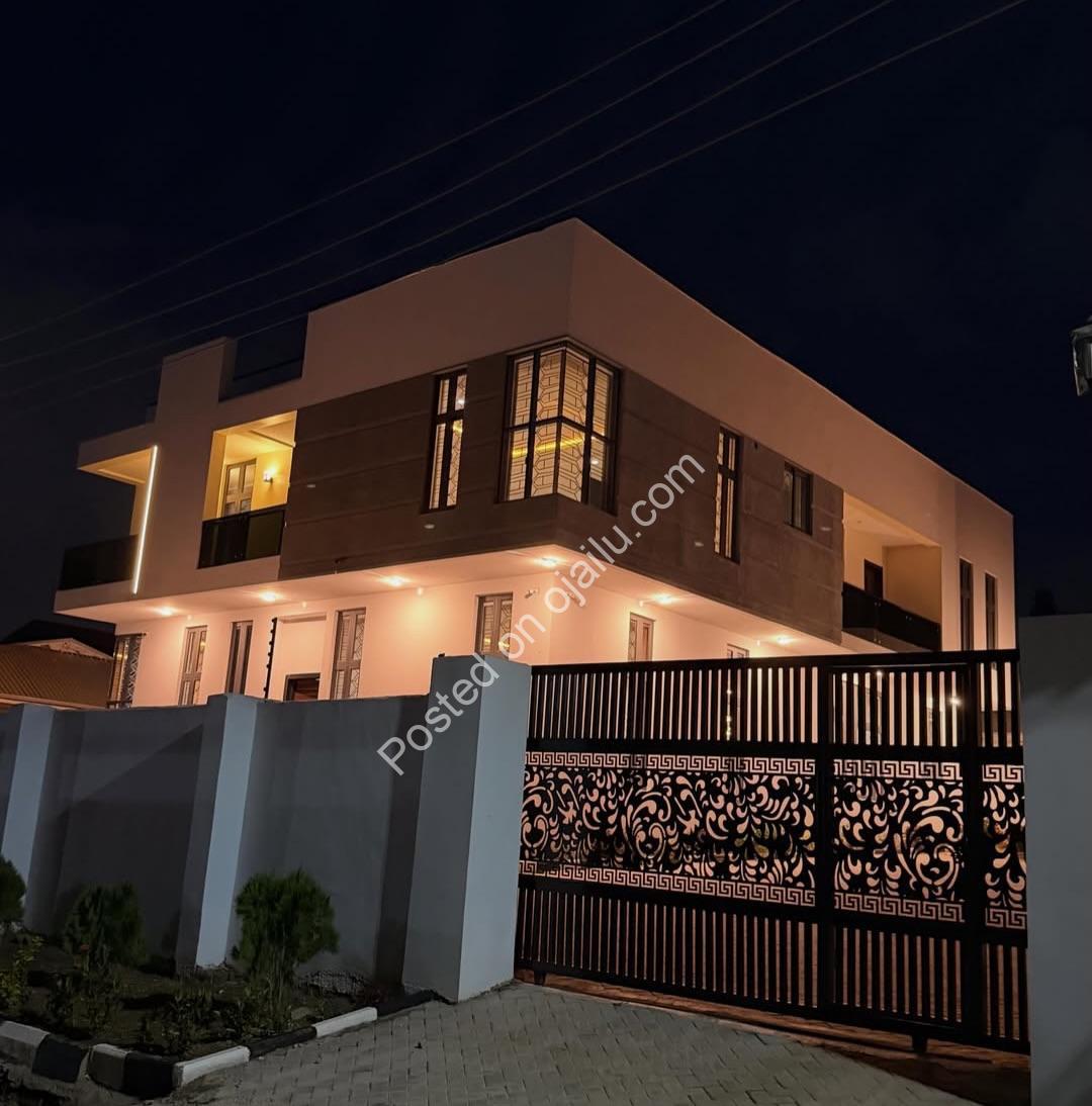 Smart 5-Bed Duplex + 2-Bed BQ on 800sqm