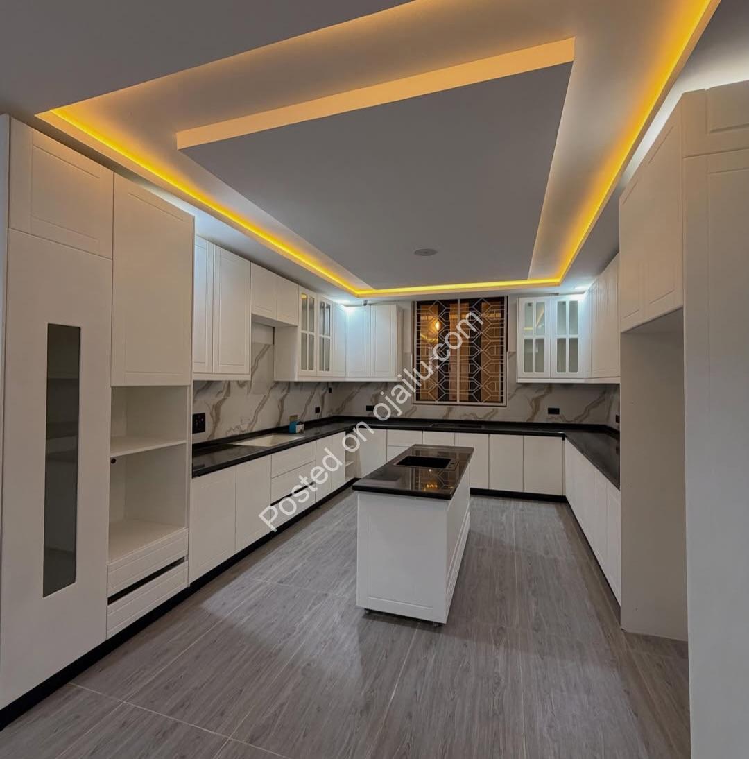 Smart 5-Bed Duplex + 2-Bed BQ on 800sqm