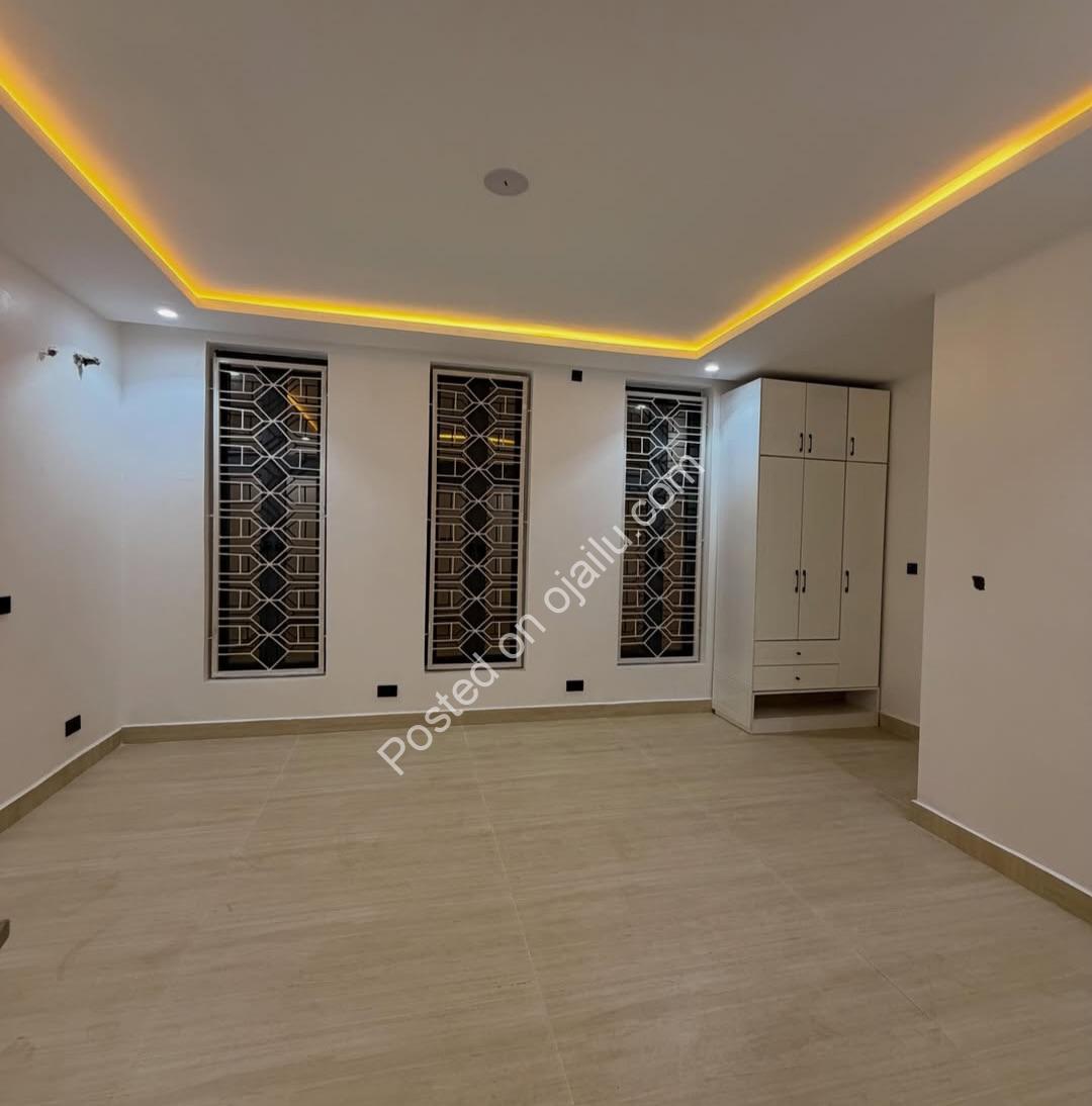 Smart 5-Bed Duplex + 2-Bed BQ on 800sqm