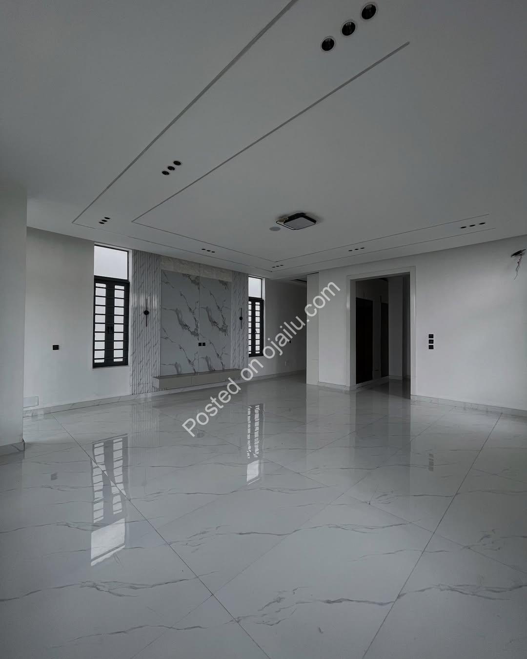 6-Bedroom Chevron Haven: Prime Residential Estate