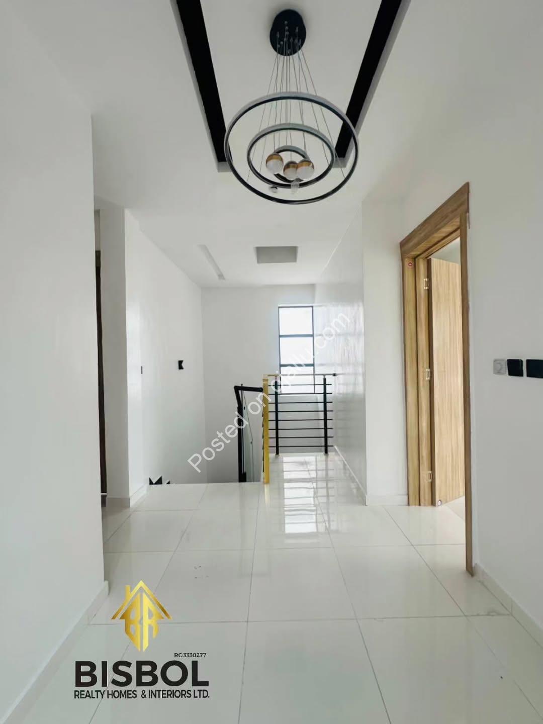 Move-In Ready! 4BR Duplex in Gated Ajah