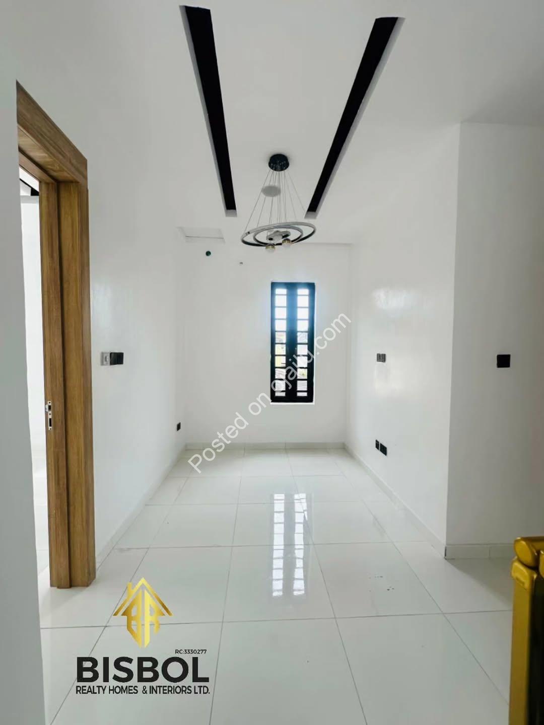 Move-In Ready! 4BR Duplex in Gated Ajah