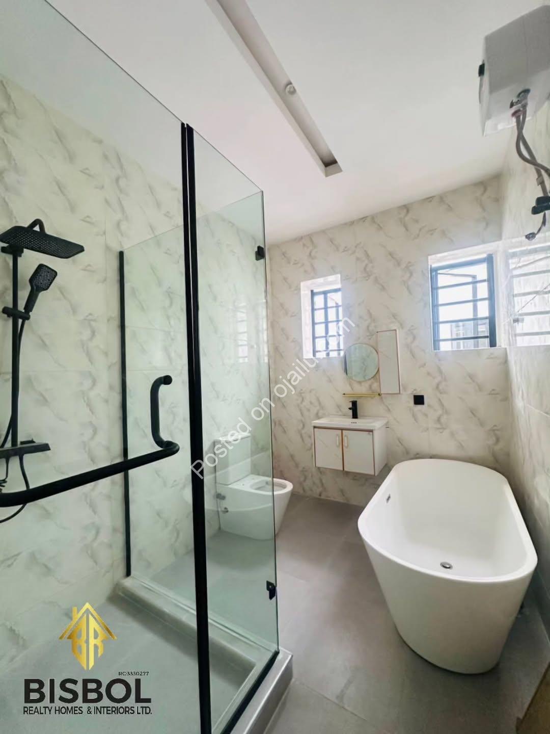 Move-In Ready! 4BR Duplex in Gated Ajah