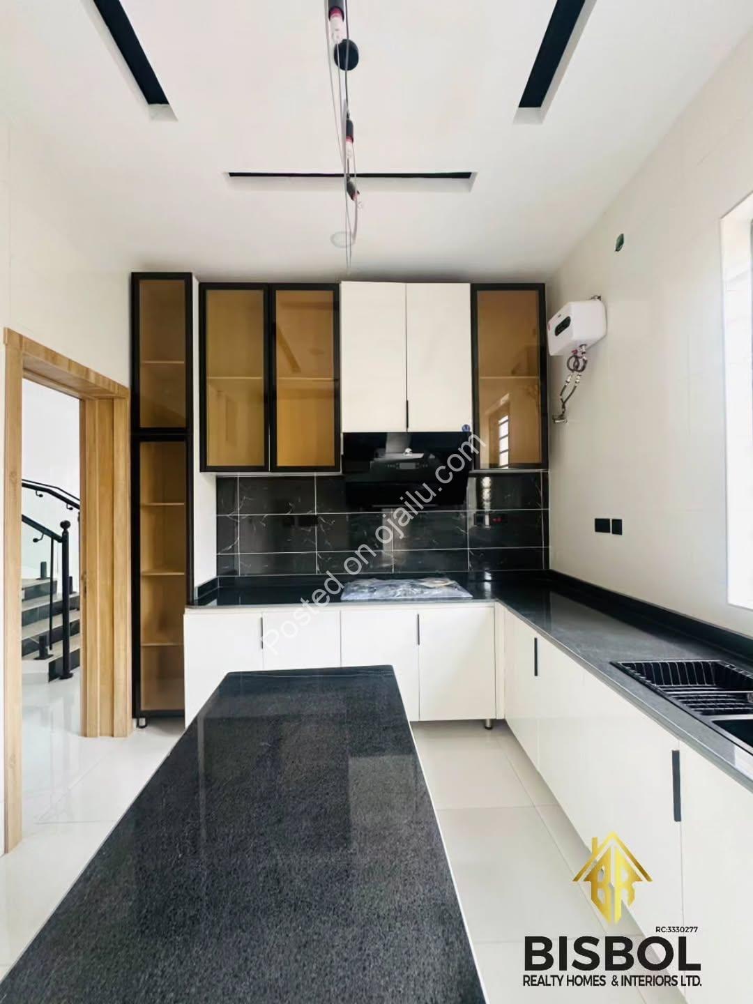 Move-In Ready! 4BR Duplex in Gated Ajah