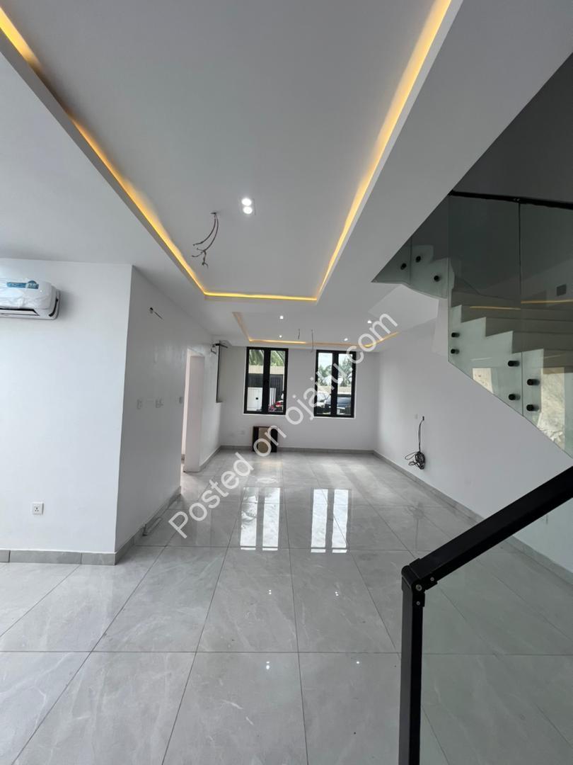 Ikoyi’s Finest: 4-Bed Ensuite Terrace + BQ