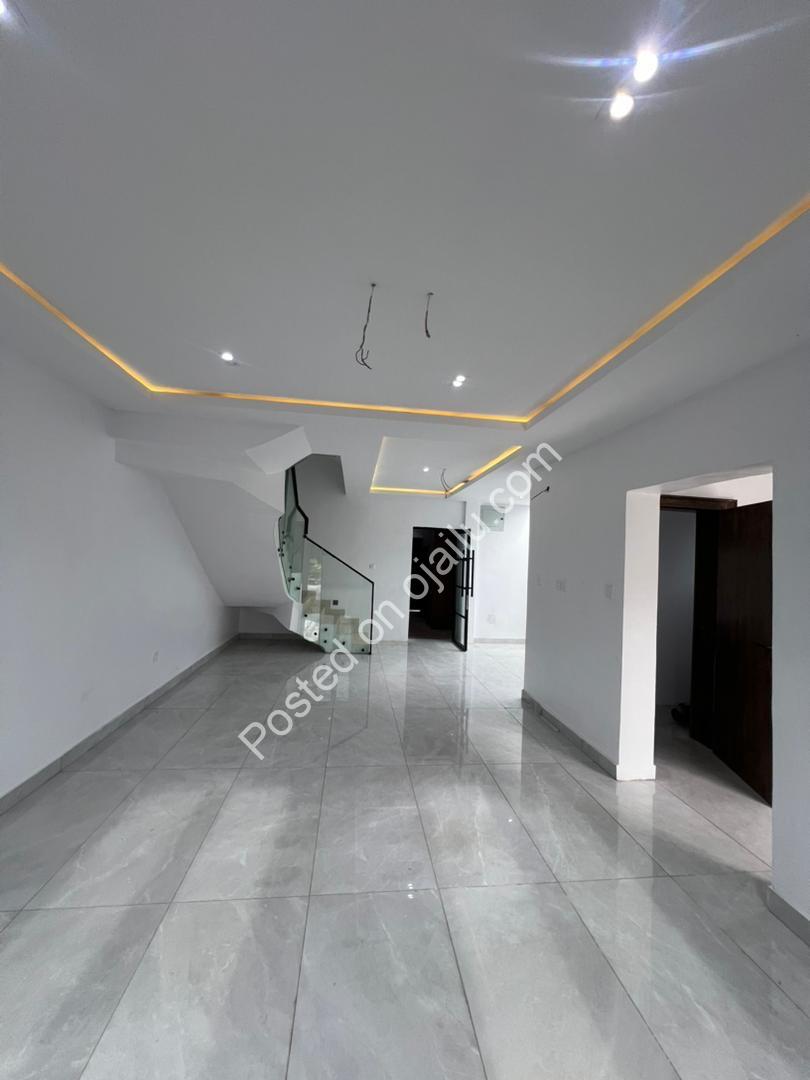Ikoyi’s Finest: 4-Bed Ensuite Terrace + BQ
