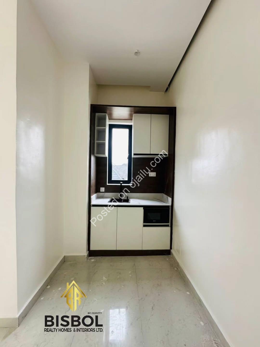 Move-In Ready 5-Bed Duplex with Pool & Gym
