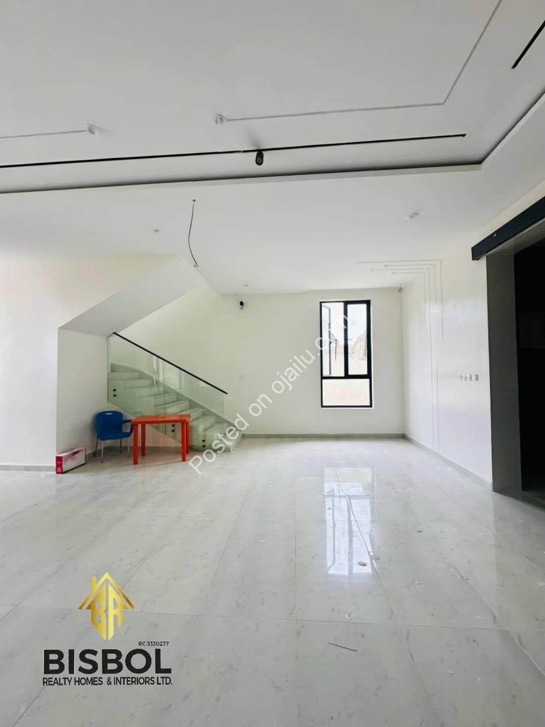 Move-In Ready 5-Bed Duplex with Pool & Gym